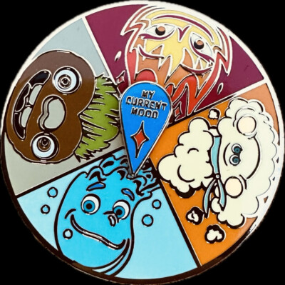 _Misty_Eye's tweet photo. Even the new lounge fly bag uses artwork we have seen before, thats also a couple pin designs https://t.co/GUfD8bDYkU