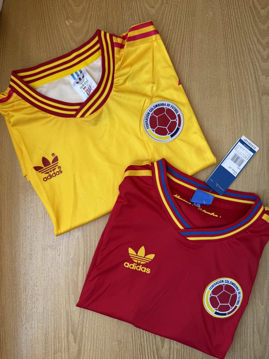 ¡Retros MUNDIAL 1990!🇨🇴

📲 3012529160
🚚 ENVIOS A TODO EL PAIS🇨🇴