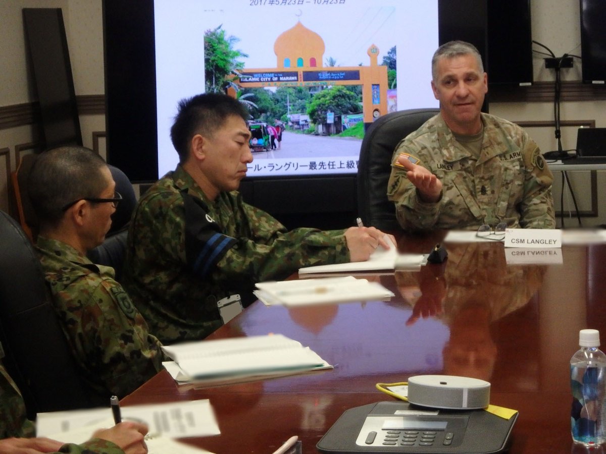 自衛隊陸上自衛隊チャレンジ教育訓練研究本部 最先任上級曹長メダル