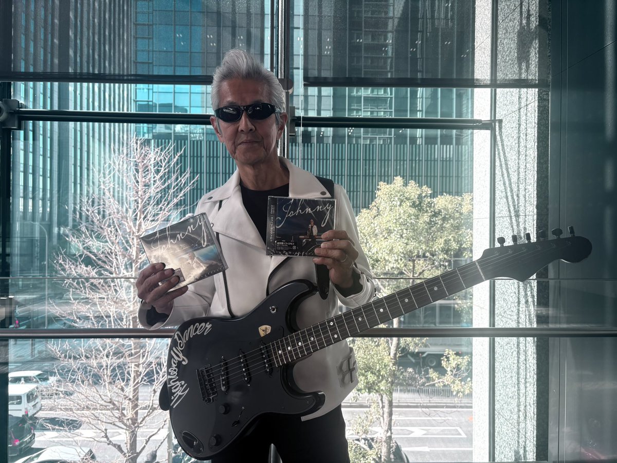 Johnny_Ginbae's tweet image. 【本日、発売日💿】

40年ぶりのソロアルバム、ついに発売🔊

━━━━━━━━━

1/28（水）発売
『ヨコハマ・グラフィティ』

━━━━━━━━━

感想は
#ヨコハマ・グラフィティ
または
#ヨコハマグラフィティ
をつけて投稿を📢

今日はタワレコ新宿でサイン会✍️😎
kingrecords.co.jp/cs/t/t16629/