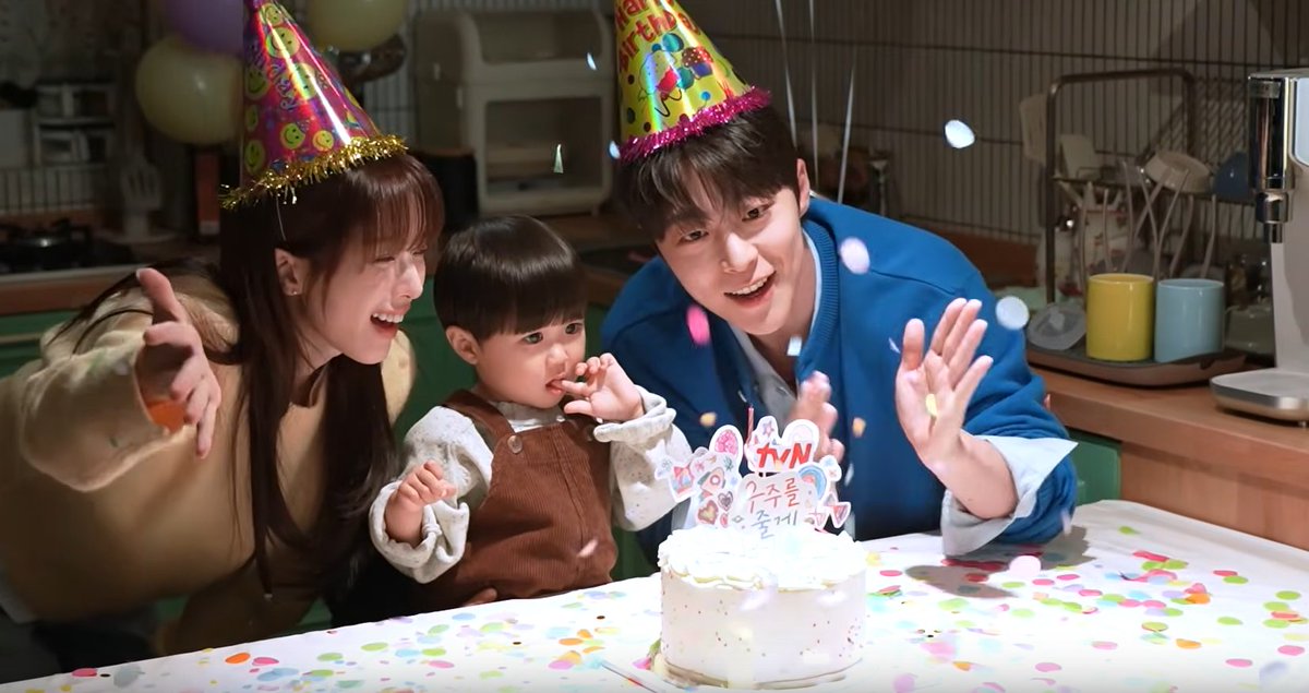 kdramamiss's tweet photo. cuteness overloaded can't wait for february 4 💕#OurUniverse #RohJeongeui #BaeInhyuk https://t.co/DvJtcaJmP7