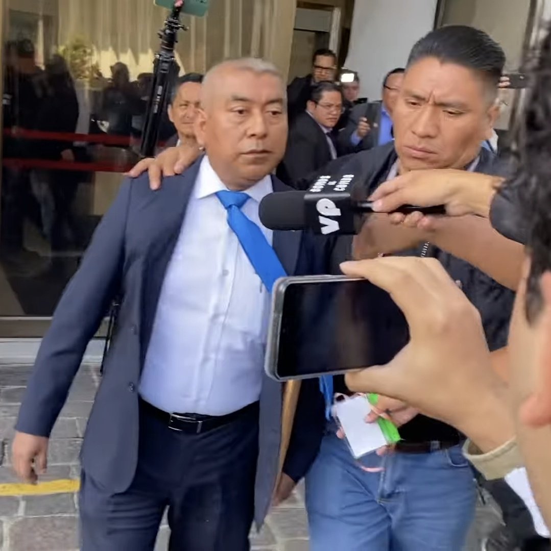 Saliendo de cañas listo para mi parcial porque 6 litros no me van a detener