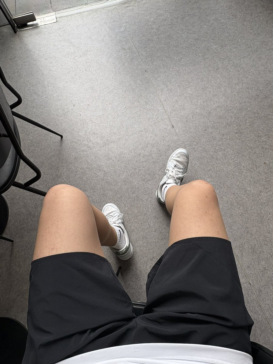 冷调日落 tweet media