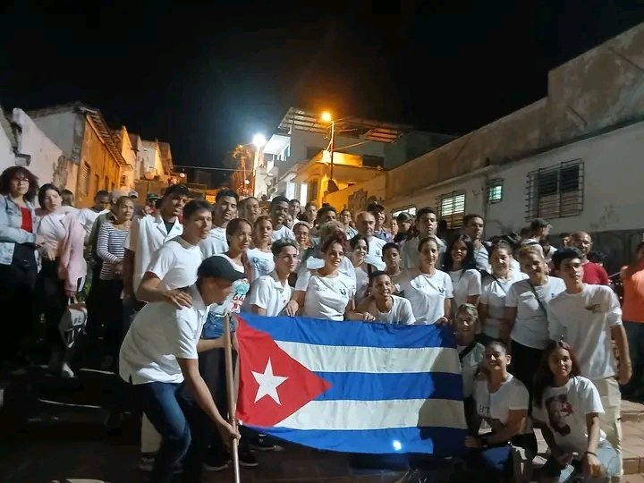 En la quietud de la espera, crece la devoción. Nuestros estudiantes, listos para recibir la luz del Natalicio."
@BrocheMade8904
<a href="/MadeMR73/">Madelin Rodríguez Martínez</a>
<a href="/granma_ucm/">UCM Granma</a>
<a href="/FCM_Manzanillo/">Facultad de Ciencias Médicas Sánchez Manduley</a>
<a href="/DeFcmm91005/">Decana de la FCMM</a>
<a href="/DeFcmm94497/">Yusdeilis Ramírez</a>
#FCMMTransformaYCrece
