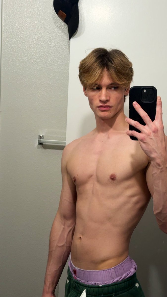 mustyydustyy's tweet image. yoooo I’m so bored