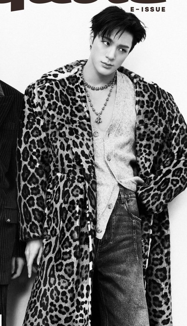 JENO SOLO 🔜 tweet media