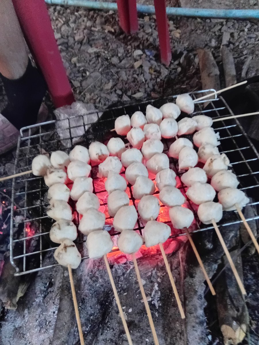 อร่อยกว่าลูกชิ้นปิ้งก้อคนปิ้งสินะ #รับงานสีชมพู