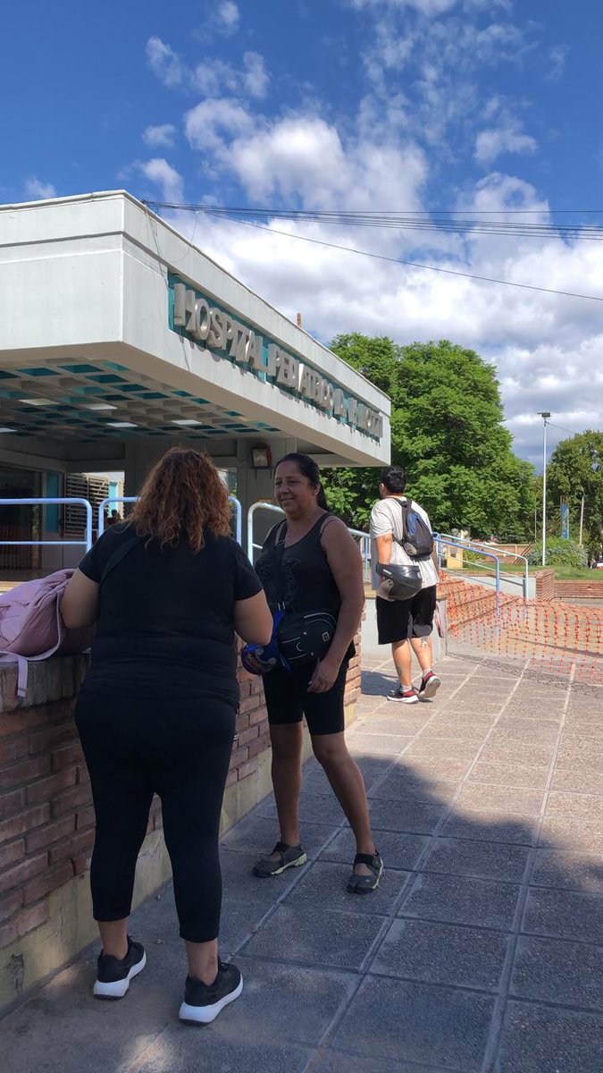 CuyoNoticias's tweet photo. Murió el adolescente de 13 años que había quedado atrapado abajo del agua en un puente vehicular de una acequia en Godoy Cruz cuando la tormenta arreciaba estaba internado en el hospital Notti luego que fue reanimado después de muchos minutos de RCP hecho por los vecinos. https://t.co/1PfpItkWof