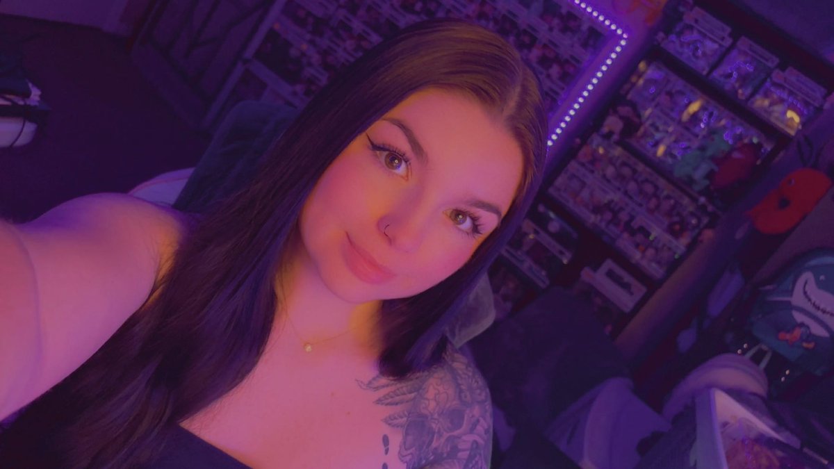 Soso1215gaming's tweet photo. Tuesday Tuesday! 👾💜

https://t.co/07Oza2qJU7

#twitch #twitchstreamer #gamer #gamergirl #apex #apexlegends #caustic #causticmain #streamer https://t.co/e85EfQwoSd