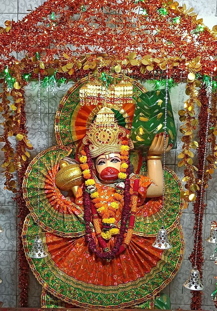 दुनियाँ में काम कोई ऐसा नहीं है,
हनुमान के जो बस में नहीं है..🙏📿
जो चीज मांगो, पल में मिलेगी,
झोली ये खाली खुशियों से भरेगी..🙏📿

सच्चे मन से जो भी इनका ध्यान करते हैं,
संकट हरने वाले को हनुमान कहते है..🙏

 ॐ हनुमान नमः🧡🚩
 जय बजरंगबली