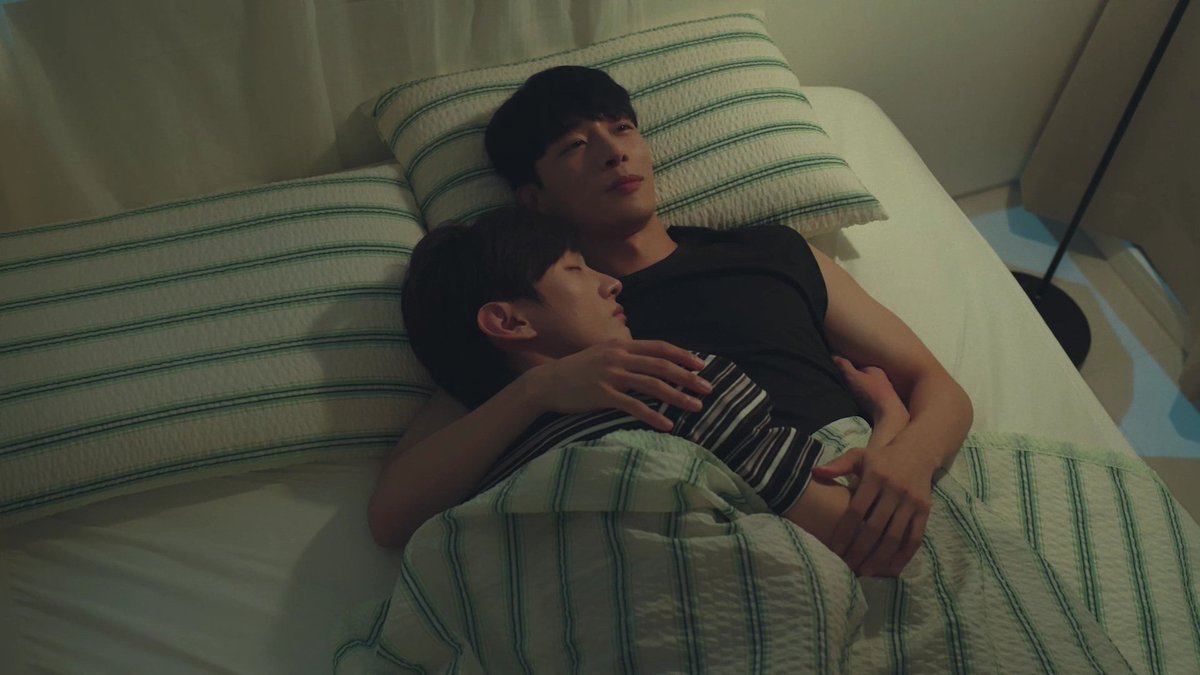 keriasbf's tweet image. jeonghan and iljo cuddling. that’s it, that’s the tweet.