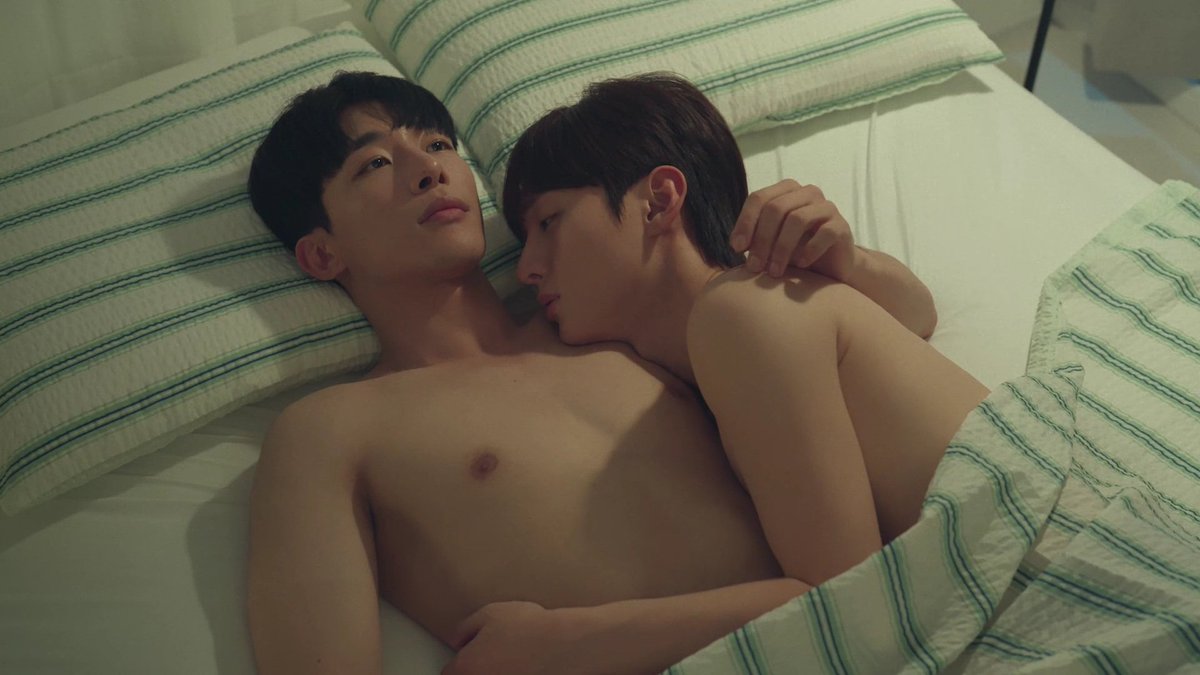 keriasbf's tweet image. jeonghan and iljo cuddling. that’s it, that’s the tweet.