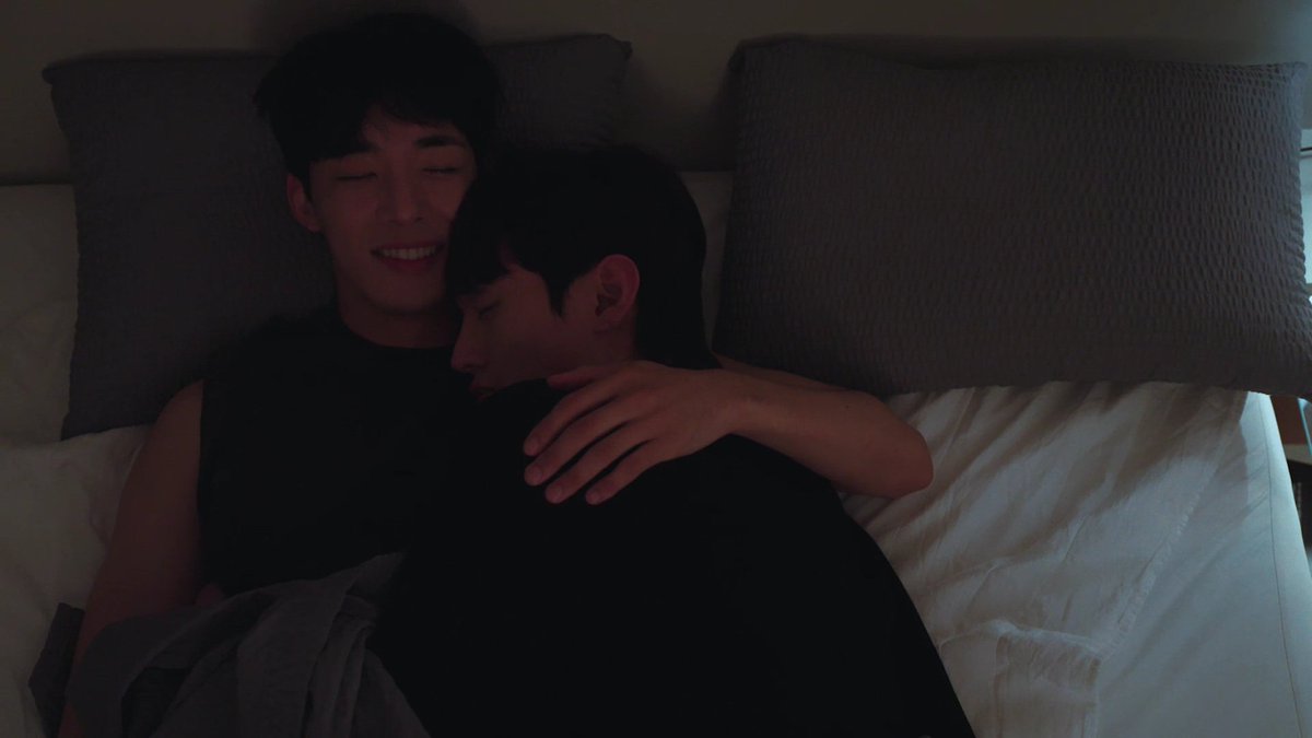keriasbf's tweet image. jeonghan and iljo cuddling. that’s it, that’s the tweet.