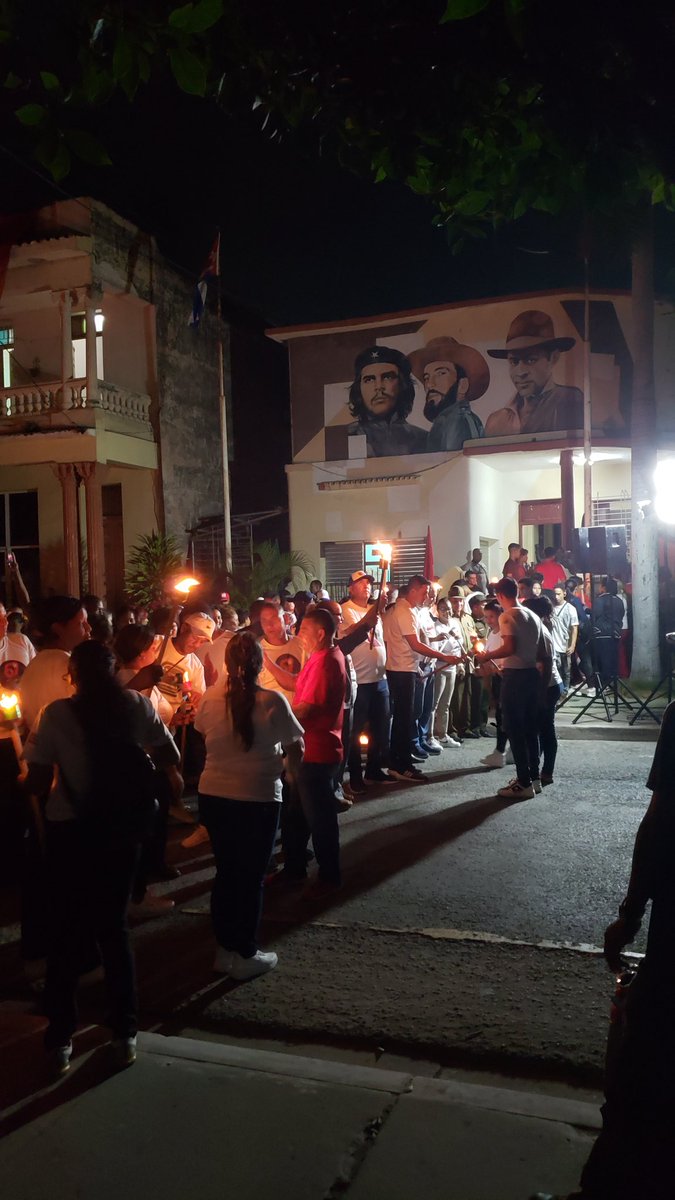 Mercan_LTU's tweet photo. En el centenario del natalicio del Comandante en Jefe Fidel Castro Ruz, el pueblo de #LasTunasXMásVictorias seguimos firme en mantener las tradiciones revolucionarias de nuestro invicto pueblo.
#100AñosConFidel 
#EstaEsLaRevolución https://t.co/kR0MkHORcQ