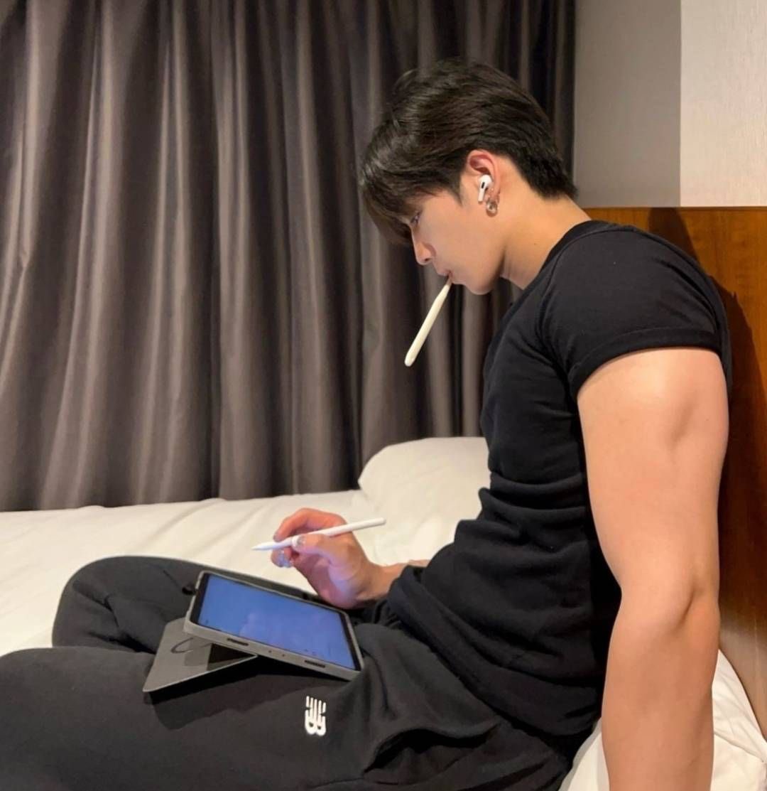 ✍️