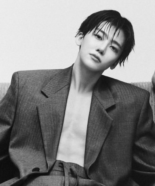 𝜗𝜚 tweet media