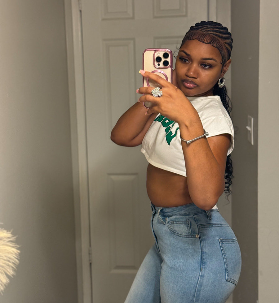 Daysiadae's tweet photo. My cover photo 🩷 https://t.co/YvFNfHxnXX