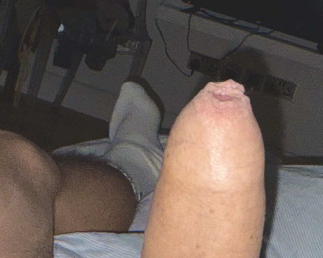 🏴󠁧󠁢󠁥󠁮󠁧󠁿uncut twink tweet media