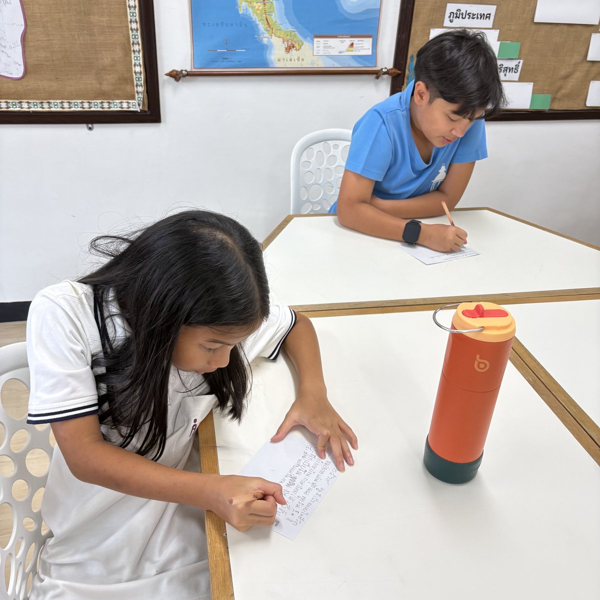 sassamakee's tweet photo. ✨ Year 5 &amp; Upper School reflected on last year and set goals for 2026, writing letters to themselves to inspire growth and motivation ahead. 💌🌱
#StandrewsSamakee #GoalSetting #StudentReflection https://t.co/rDtDuiucJm