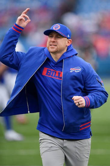 sandropacheco71's tweet image. The #BuffaloBills didn't have to look far to find #SeanMcDermott's replacement, as the franchise is promoting offensive coordinator #JoeBrady to head coach on Tuesday January 27, 2026.
#Brady #Signed a 5 year #Contract. #NFL #MakingHistory #BillsMafia #TheBillsMakeMeWannaShout