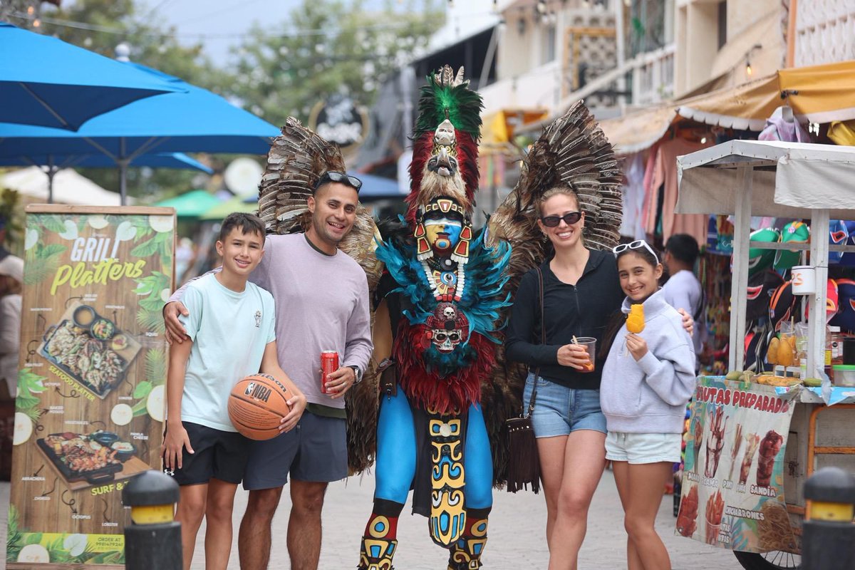 reporte24qr's tweet photo. #Reporte24Qr 
#IslaMujeres.- Isla Mujeres continúa refrendando su éxito como uno de los destinos turísticos más importantes del Caribe Mexicano, al registrar una alta afluencia de visitantes durante el mes de enero.
 https://t.co/8kTYwo4Vsv https://t.co/NmlgXofgsU