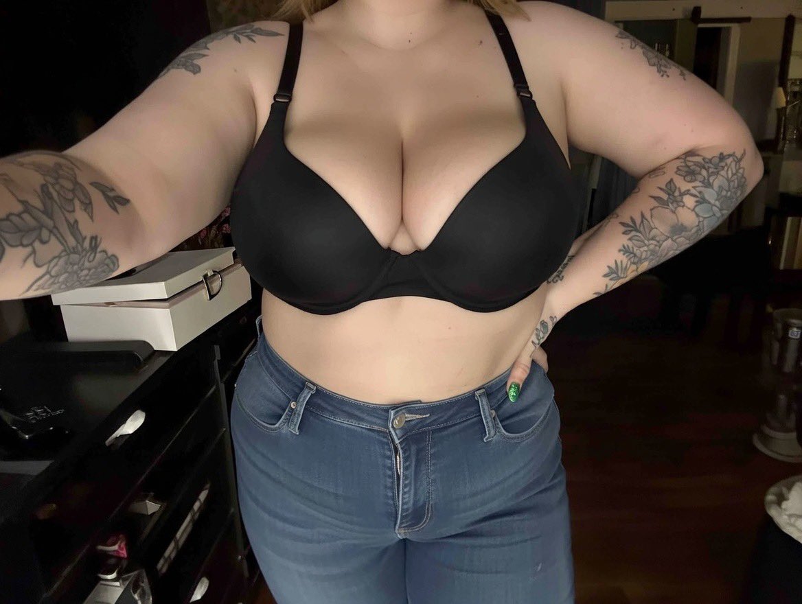 nxtdoorkatie's tweet image. Should I lose some weight? 

Be honest