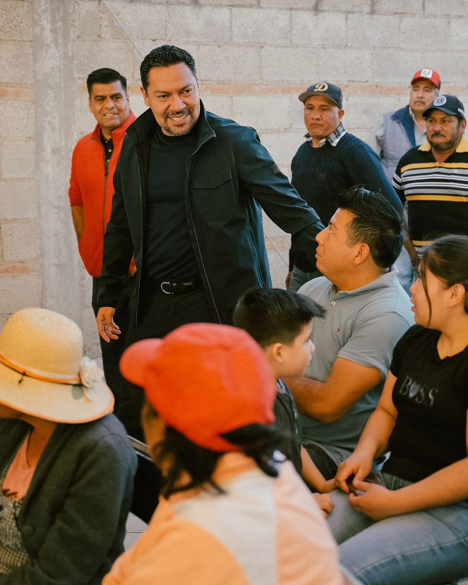 A_Villegas_Men's tweet image. Hoy estuve en el barrio de San Juan, en mi #Tecamachalco, acompañando a @MateoHdzl en la inauguración de una #obra que ya es parte del barrio.
Momentos sencillos que recuerdan de dónde vengo y por qué este lugar siempre se siente como casa.🏠 ❤️