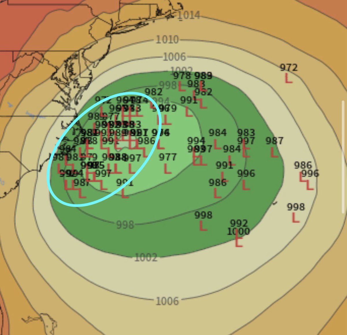 wallcloud's tweet photo. Tight western grouping in the 18z EPS. The ensemble members far east are clear outliers. These OTS outliers are likely progressive/squashed or far east ULL solutions. Some of these lows are sub-990mb but have little gain in latitude, doesn’t match overall pattern. https://t.co/CpSlQXKYLa