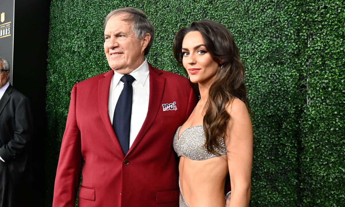 SharpAGOfficial's tweet image. NFL: Bill Belichick may have an annoying girlfriend but how is he NOT a first-ballot Hall of Famer?