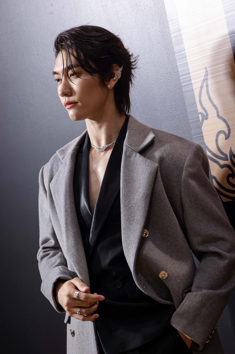 Hello98_th's tweet image. หนุ่มฮอต “บอส ชัยกมล” ขึ้นแท่นพรีเซ็นเตอร์คนแรกเครื่องประดับรักษ์ไทยแบรนด์ “LAI THAI”
🔗 facebook.com/share/p/1D4RFd…

1st PRESENTER OF LAITHAI
#LAITHAIXBosschaikamon
#Bosschaikamon