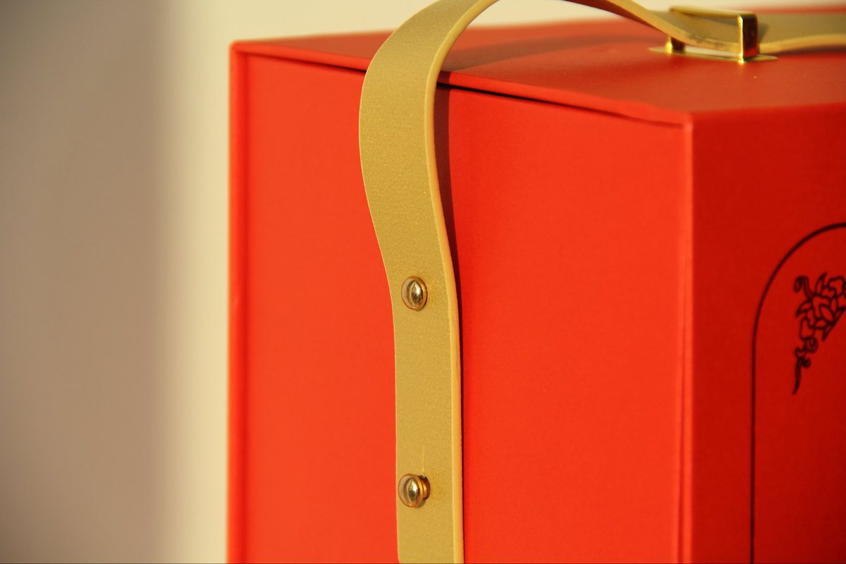 PaperhouseLihe's tweet image. 🖱 paperhouse.cn📩 sales@paperhouse.cnWhatsApp:+0086 13968069257 We can customize  all  kinds of paper box!🥰 If you want to customize your beautiful gift box, please feel free to contact me! packagingdesign #paperboxes #paperbox #packaging #exquisitebox #produtionline