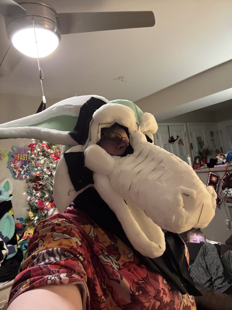 FlamingoFancyFursuits tweet media