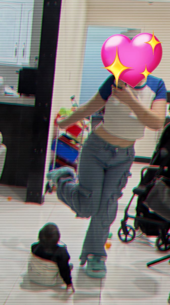 Amigos,en este tiempo que desaparecí del mundo,bajé 27 kilos y oficialmente estoy dentro de mi peso saludable🦭

Posdata
No voy a patear a mi bebé,solo es la pose 🧍🏼‍♂️🫸🏼