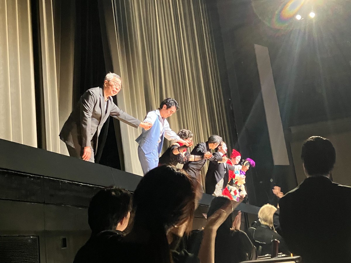 Japan_Century's tweet photo. 【びわ湖ホール 劇場支配人🎩🤡道化師】】

終演しました！
素晴らしい歌手の皆さまと素晴らしいびわ湖ホールで、モーツァルトとレオンカヴァッロの美しいオペラに参加させていただきました😊
お世話になりました皆さま、ご来場いただいた皆さま
ありがとうございました💝

#びわ湖ホール #劇場支配人 #道化師
#オーケストラピット #日本センチュリー交響楽団