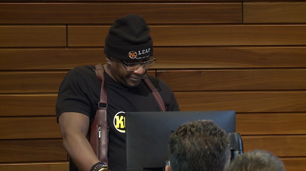 KSHB41's tweet image. Community activists voiced their frustration that Ofc. Blayne Newton remains employed by KCPD at the first KC Board of Police Commissioners meeting of 2026. 

"Accountability delayed is accountability denied,'" said Steve Young, co-founder of KCLEAP. 

kshb.com/news/local-new…