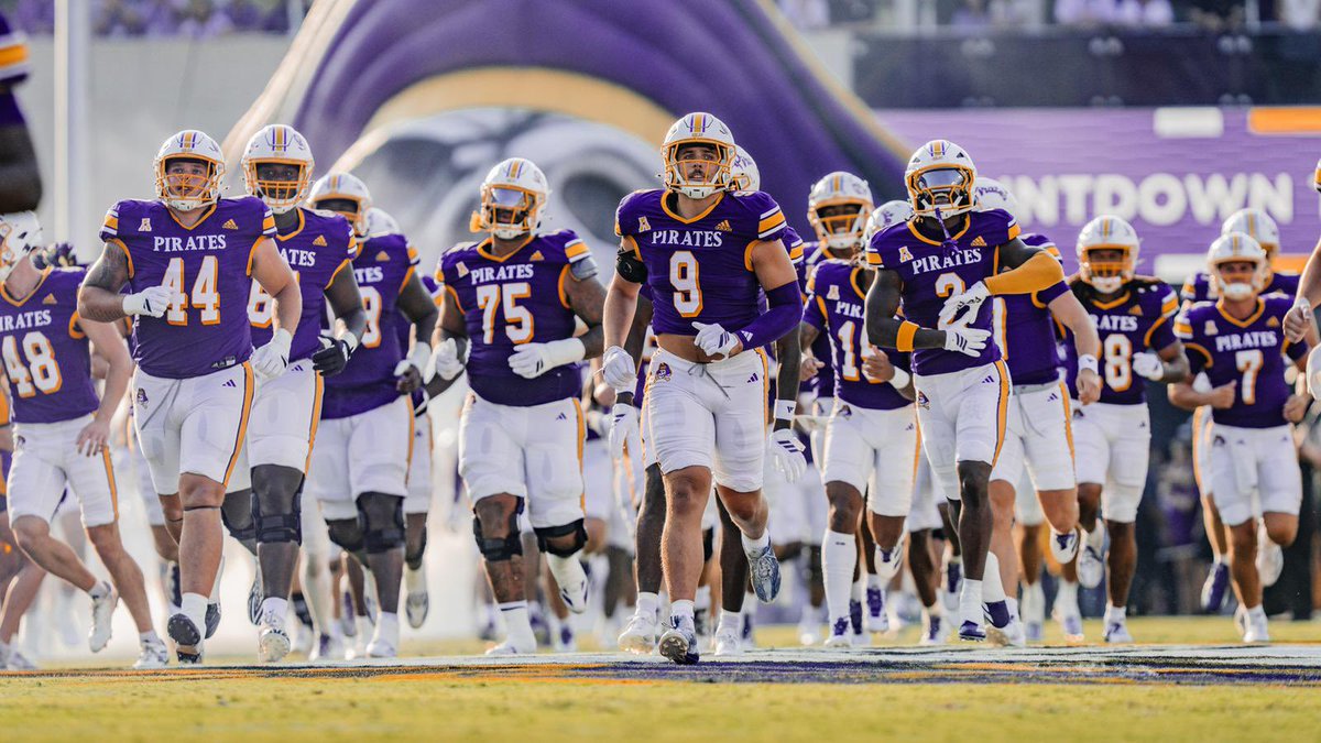 Blessed to receive an offer from ECU!! <a href="/CoachButterECU/">Bryan Butterworth</a> <a href="/CoachJeffMoore/">Coach Jeff Moore</a> #AGTG #RideTheWave