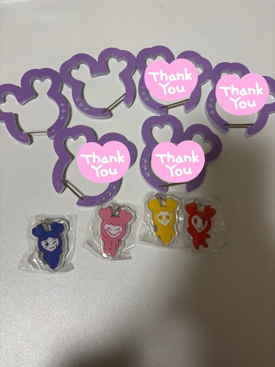 37swan_'s tweet photo. TWICE 10VE UNIVERSE 交換

譲 カラビナ>>>>サナ
求 カラビナ>>>>ミナ

譲 アクキー>>>>ツウィ モモ ジヒョ チェヨン
求 アクキー>>>>ダヒョン ジョンヨン ミナ ナヨン

郵送交換希望です。
どなたでも気軽にお声がけください

#TWICE交換 https://t.co/3sg7aktREP