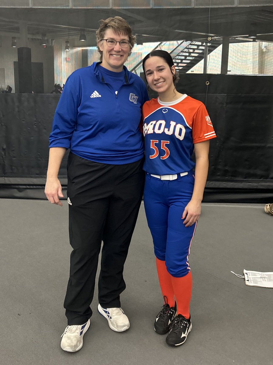 HuffPiper2027's tweet photo. I learned so much at the GVSU infield and hitting skills camp. Thank you so much @GVSUSoftball, @Mcwhiff438, and @CoachA_A_Ron for a great camp!! I also had so much fun seeing my old high school teammate @BrynnTaliercio. 

@MojoMunoz18u @LHSEaglesSoftb1 https://t.co/stljFnKQbT