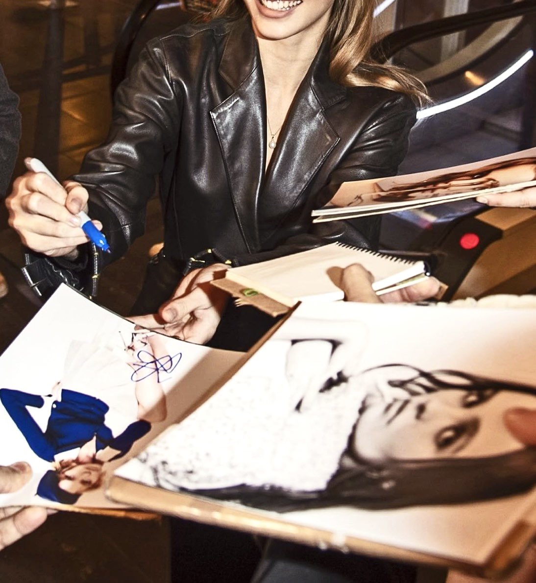 ronancediaries's tweet image. ronance model x photographer au