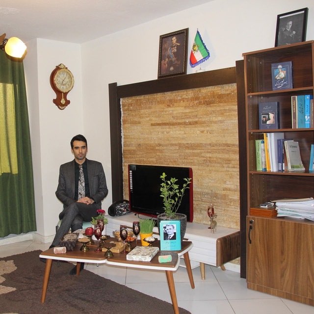 L0mpan's tweet photo. بنابر اطلاعات دریافتی منابع نزدیک به خانواده #عرشیا_مهرآزما، دانشجوی کارشناسی ارشد ژئوتکنیک دانشگاه صنعتی امیرکبیر، اعلام کرده‌اند که او روز جمعه و پیش از قطع کامل اینترنت، در محدوده محله نارمک بازداشت شده است. بنا بر این گزارش‌ها، پرونده وی با اتهاماتی دروغین و سنگین در حال حاضر در اختیار قاضی صلواتی قرار دارد و خانواده او تحت فشار قرار گرفته‌اند.

#عرشیا_مهرآزما