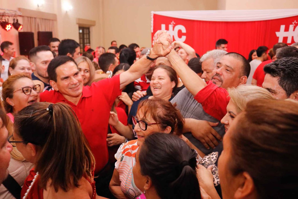 juancbaruja's tweet photo. Hoy, nos reunimos para presentar con orgullo la candidatura del Dr. Osmar Galeano para la intendencia de la ciudad de Paraguarí. Un hombre comprometido con el servicio público y con una trayectoria que lo respalda, el Dr. Galeano representa los valores del movimiento Honor Colorado y la esperanza de un futuro mejor para nuestra querida ciudad.

Con su experiencia y dedicación, el Dr. Galeano ha demostrado ser un líder capaz y cercano a la gente. Su visión para Paraguarí se centra en promover el desarrollo sostenible, mejorar la calidad de vida de los ciudadanos y fortalecer la participación comunitaria.

Estamos convencidos de que el Dr. Galeano tiene todas las herramientas necesarias para ser un excelente intendente: liderazgo, compromiso, y un profundo amor por Paraguarí. 
Hechos no Palabras