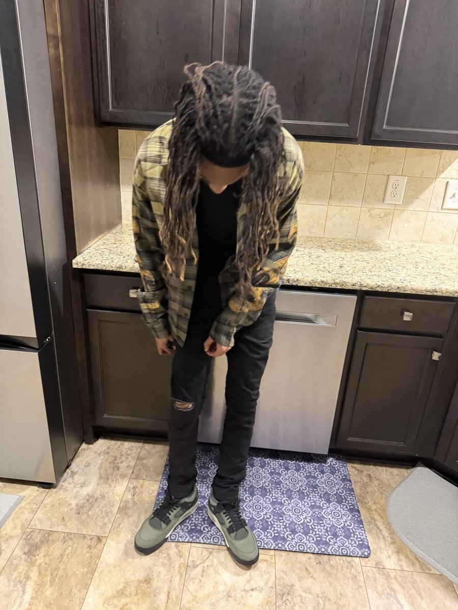 imnotebp's tweet photo. Remember days we ain’t have a thing we had to stay down https://t.co/ARHEzGVKsX
