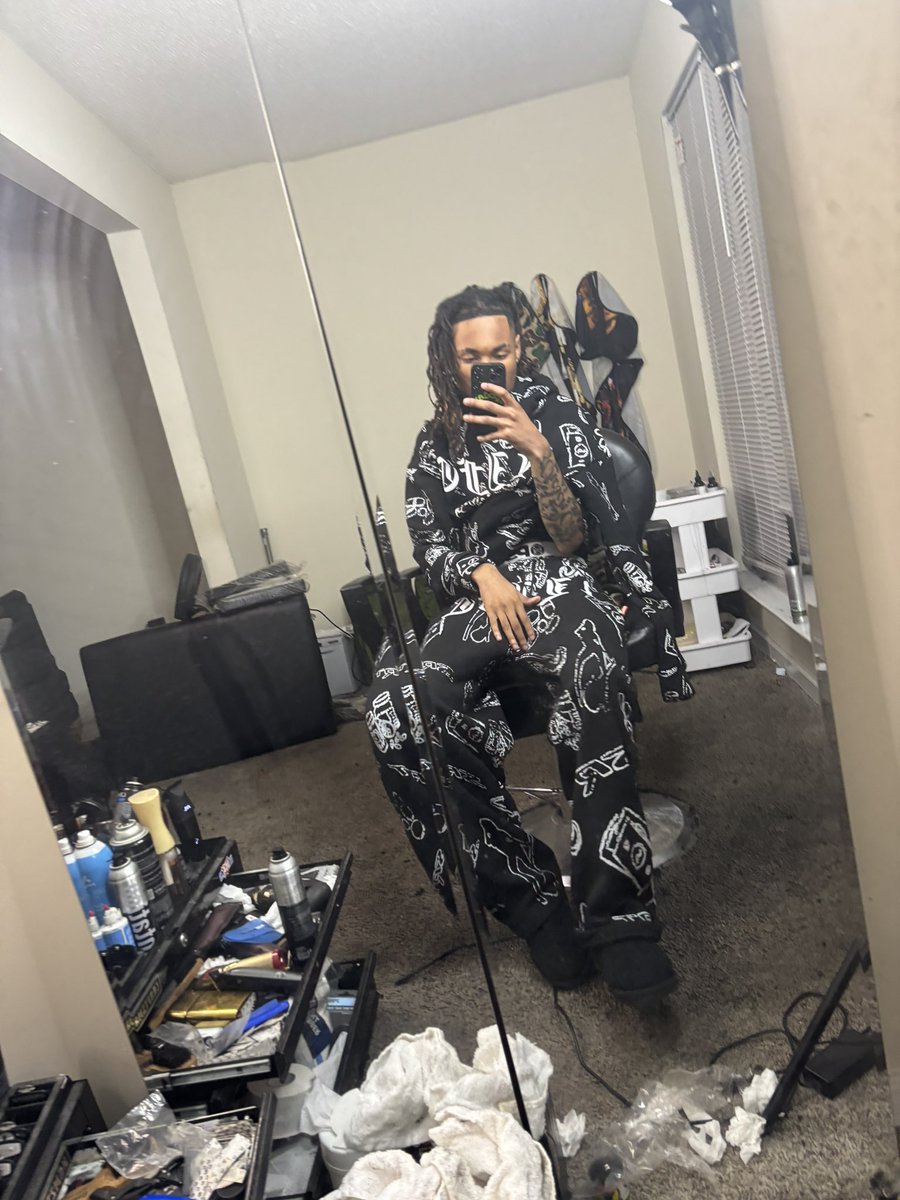 imnotebp's tweet photo. 1Life https://t.co/rP5gDcc0is