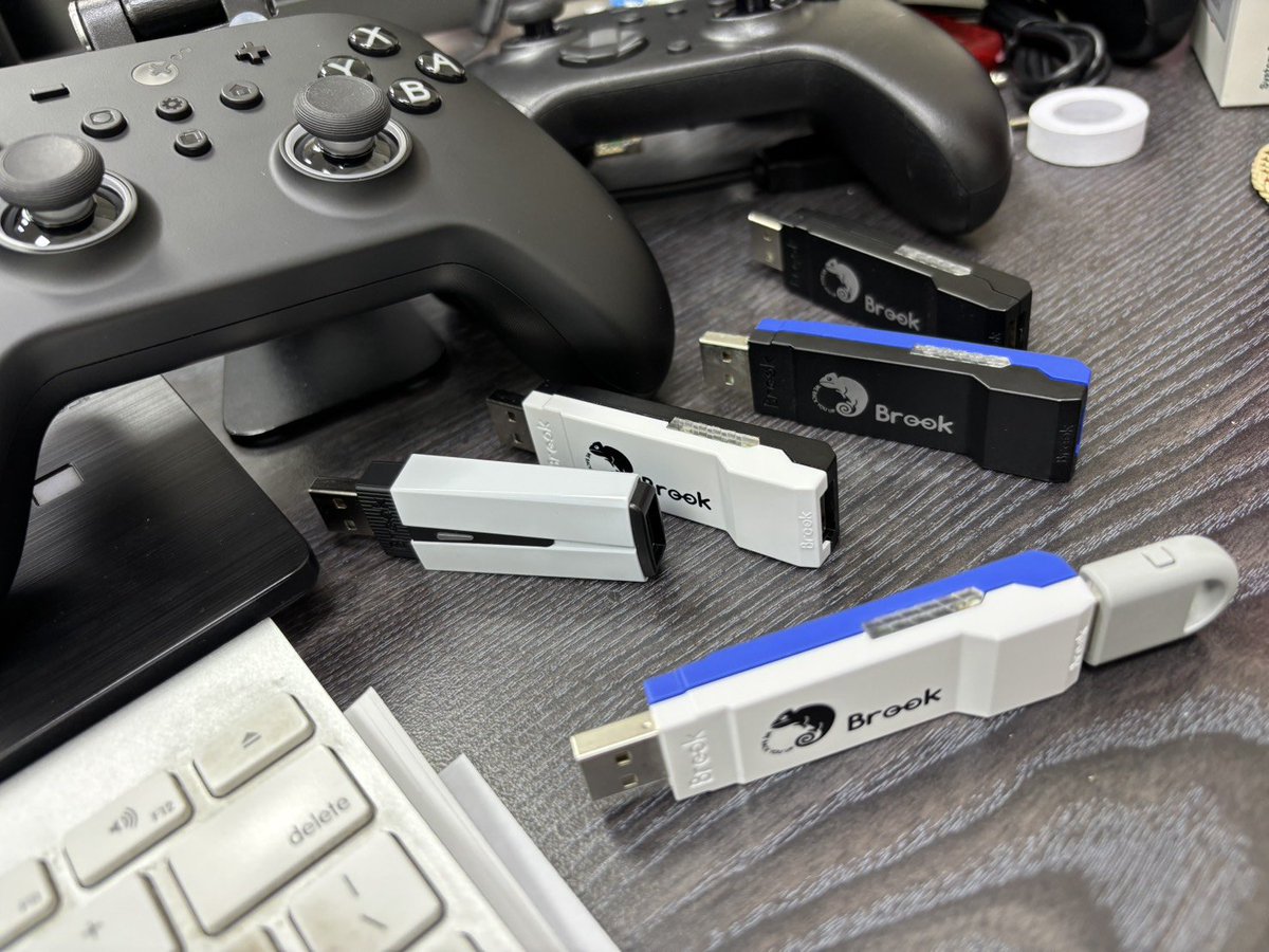 tsongihy's tweet photo. Brook Wingman series converters #WingmanFGCVX , #WingmanXB3 and #WingmanXE2 are your ultimate corss-platform weapons!
Set #Gulikit TT MAX / ES PRO in PC mode via #USB cable, wireless adapter to play on #PS5 #XboxSeriesX or #PS4 

Update to the latest firmware for Brook &amp; Gulikit https://t.co/aHIVcwLa2P