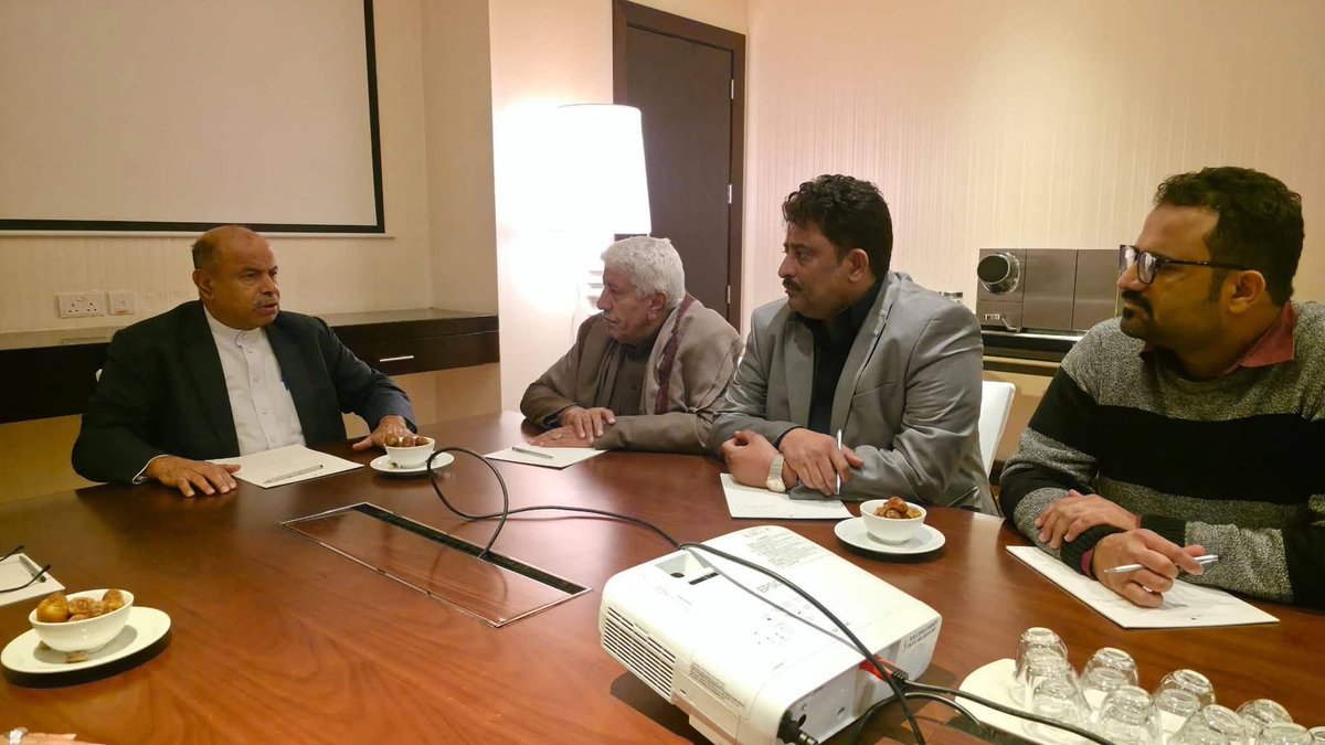 قيادة مجلس شبوة الوطني العام تلتقي عضو مجلس القيادة الرئاسي محافظ محافظة حضرموت، الأستاذ سالم أحمد الخنبشي، في العاصمة السعودية الرياض.

تم خلال اللقاء مناقشة جملة من القضايا ذات الاهتمام المشترك، وفي مقدمتها تعزيز العلاقات التاريخية والأخوية التي تجمع شبوة وحضرموت، وما تمثله