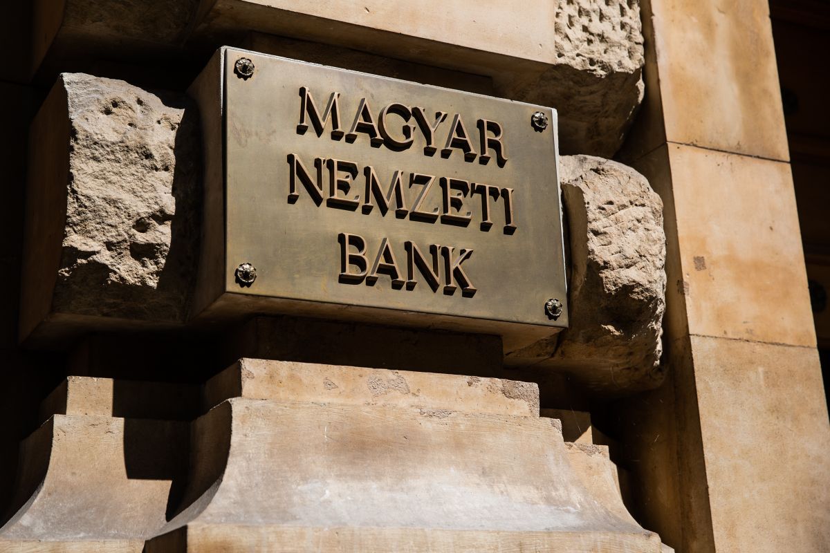 #Macaristan 
Macaristan 🇭🇺 Merkez Bankası (MNB), piyasa beklentileri doğrultusunda üst üste 16. toplantısında politika faizini yüzde 6,50'de sabit tuttu.