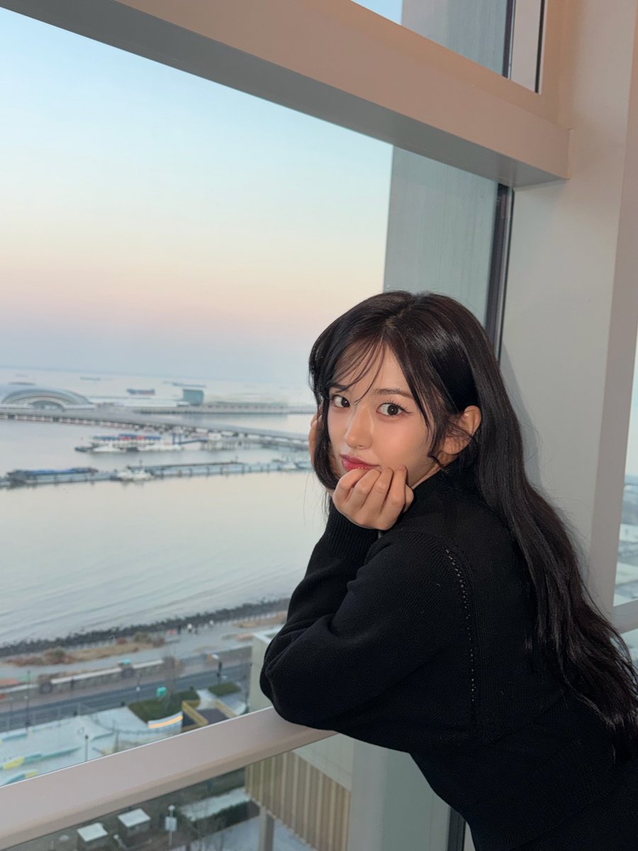 an yujin pics tweet media