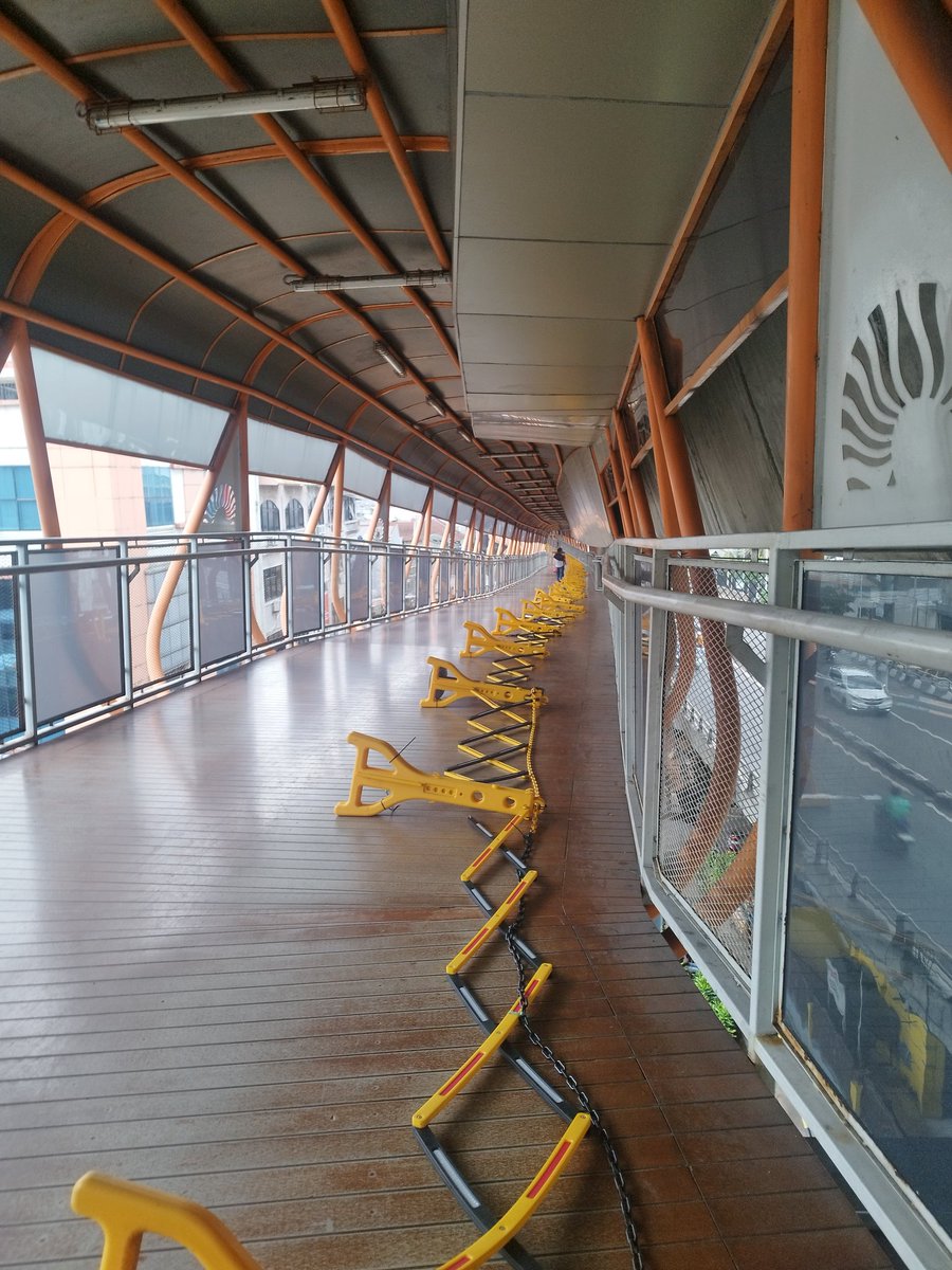 CorridorEight's tweet image. Mendung gini enakan bobo ciang guys