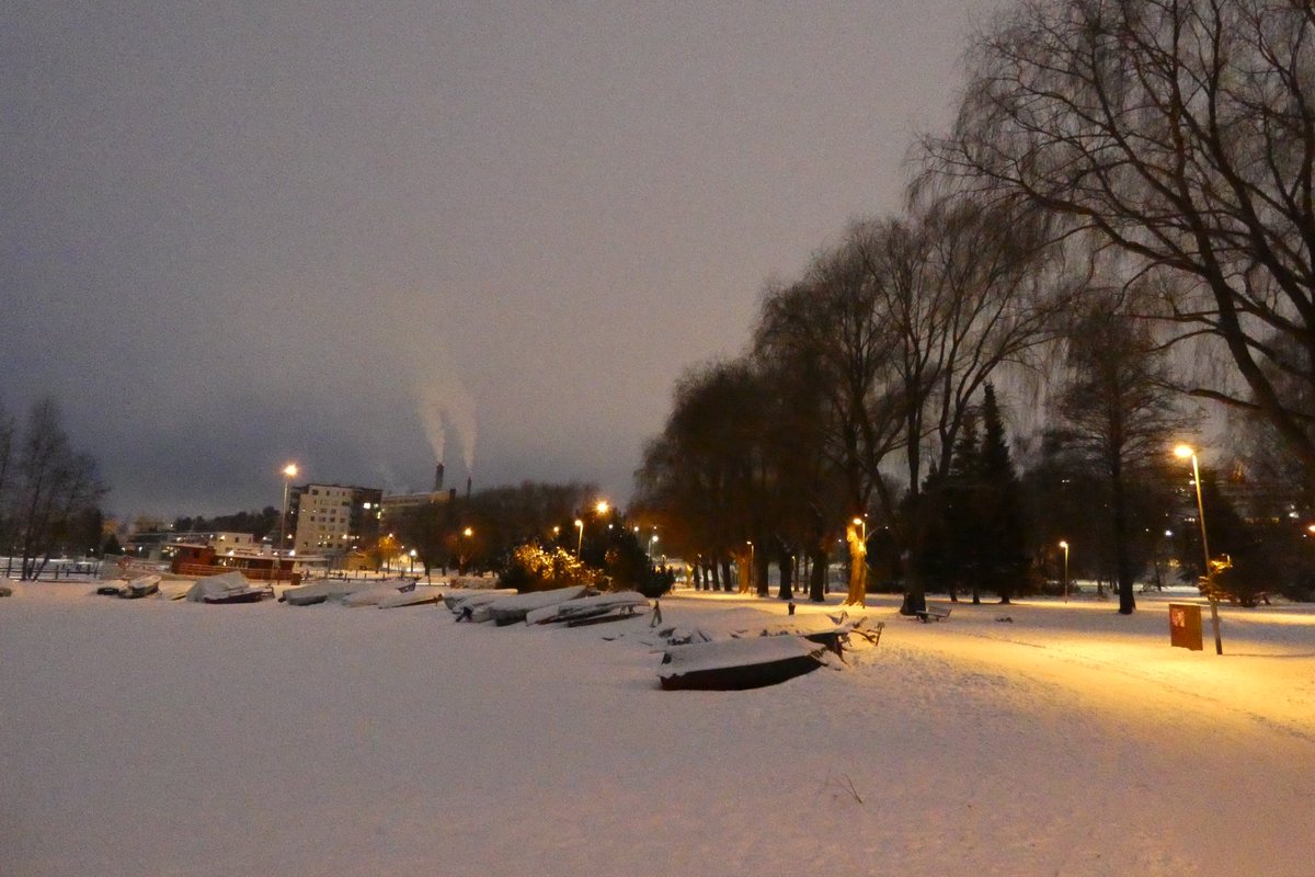 HublinPatrick's tweet image. Lähityöpäiväksi @pohjoissavo Maakuntatalolle. Useammassakin palaverissa esillä #itäsuomi ajankohtaiset liikenneasiat. Myös tiesuunnittelupalaveri #vt5 #puijonkatu rampista. #kuopionlahti #kallavesi #kuopio #finlandlakeland