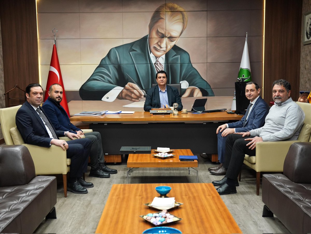 Şehitkamil Belediye Başkanımız Sn. Av. Umut Yılmaz’ı ziyaret ederek, yerel basınımıza yönelik beraber yürütebileceğimiz projeler hk. görüştük
​Belediye Başkanımız Sn. @UmutYilmaz027’a Başkan Yard. Sn. Umut Salcan’a ve Basından Sorumlu Md. Sn. Aydın Sert’e teşekkürlerimizi sunarz